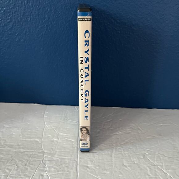 Crystal Gayle In Concert DVD - Picture 3 of 6